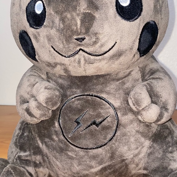 PIKACHU BLACK Stuff Toy - Picture 2 of 3
